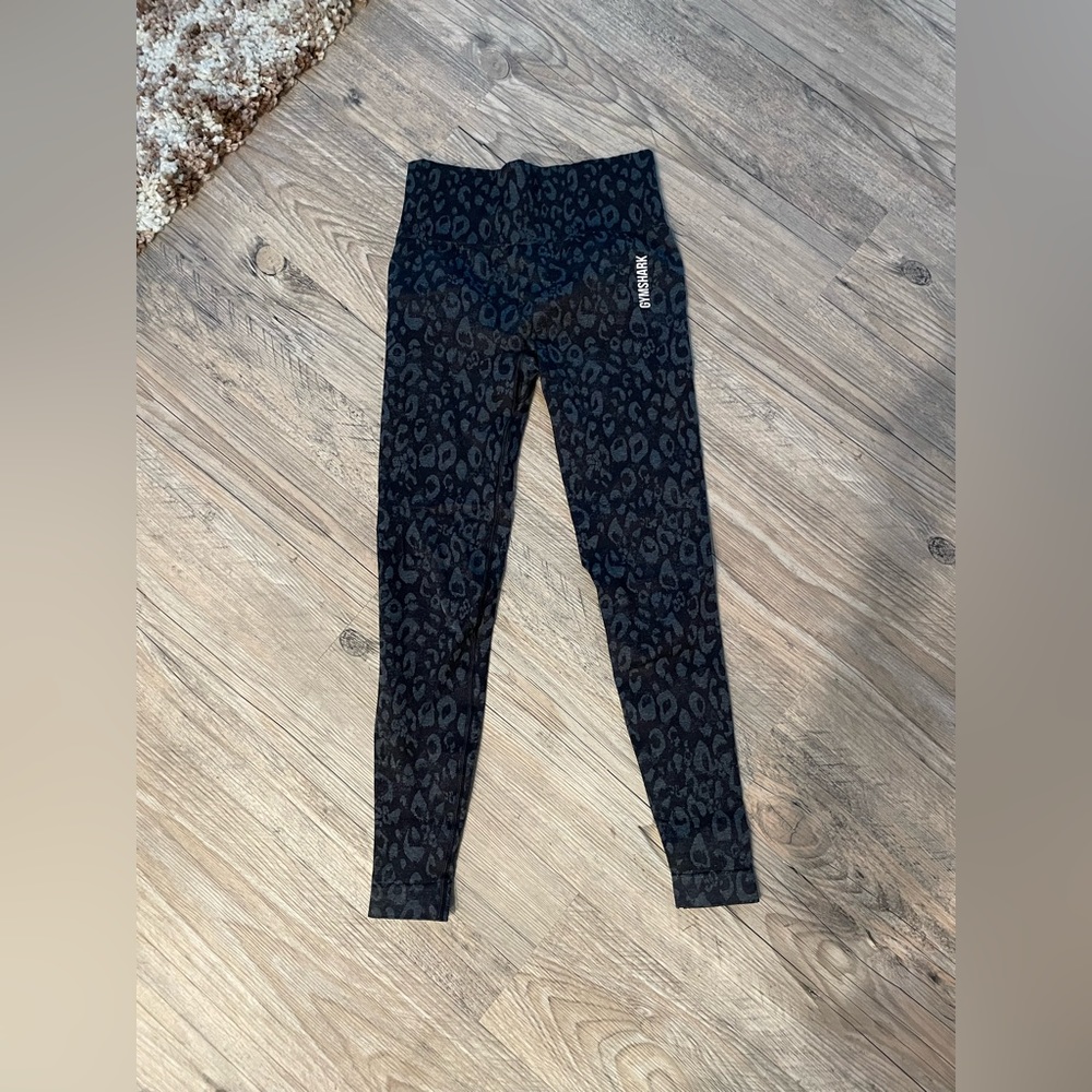 Leopard Print Gym Shark Leggings